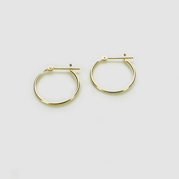 K18 イエローゴールド フープピアス(0.6 g) 日本製